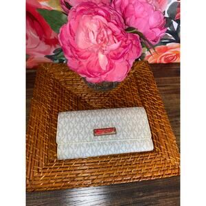 Michael Kors Vanilla MK Logo Wallet Snap Closure w/ Pen Holder